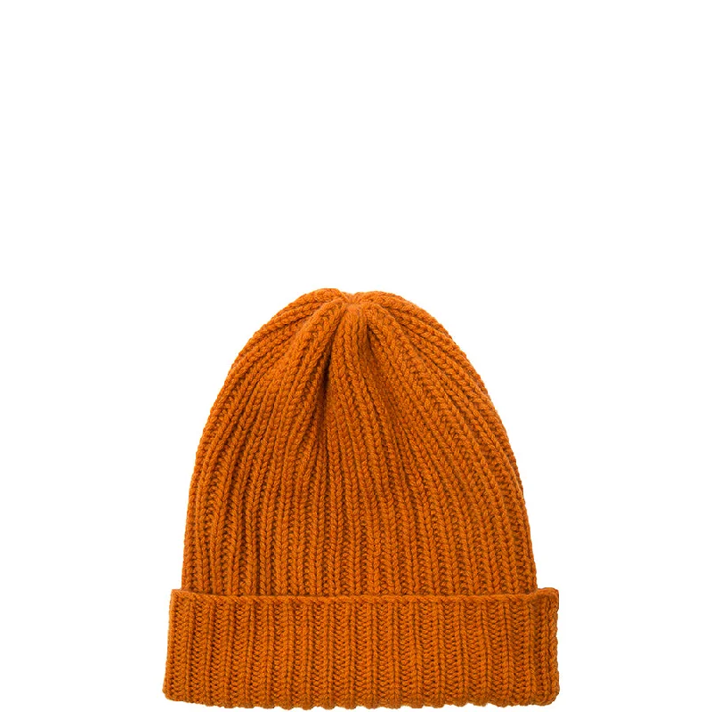 RIBBED CASHMERE BEANIE IN RUST-ORANGE