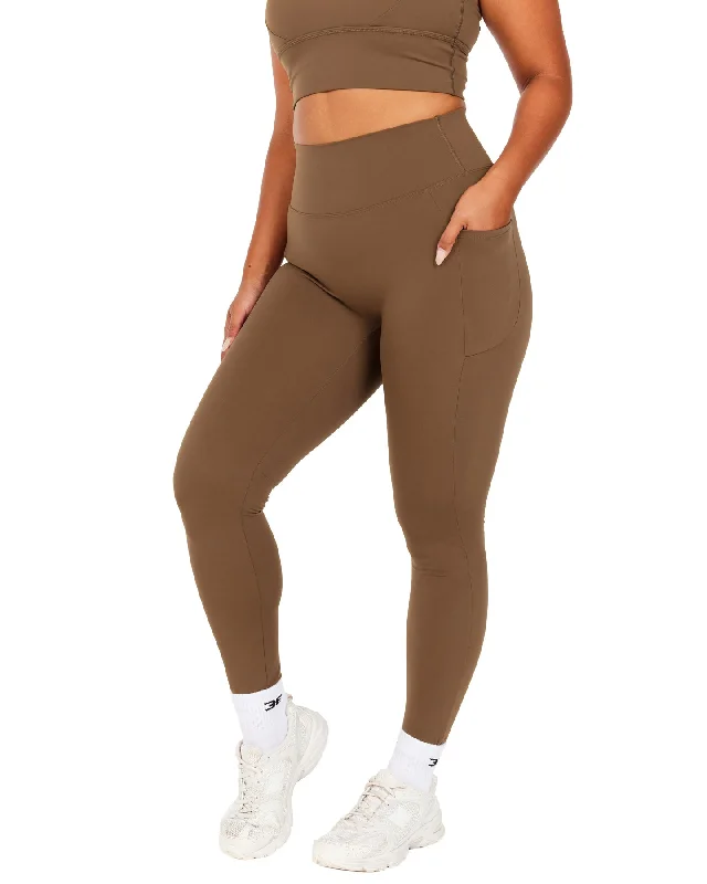 aura-bonded-ascend-leggings-cafe-latte