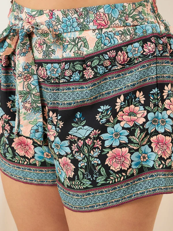 cur-st6689wh-berrylush-curve-women-white-floral-print-high-rise-regular-shorts