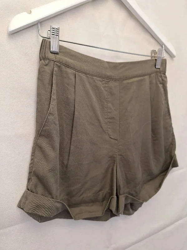 decjuba-khaki-pleated-cuffed-shorts-size-8-b016-408-gn