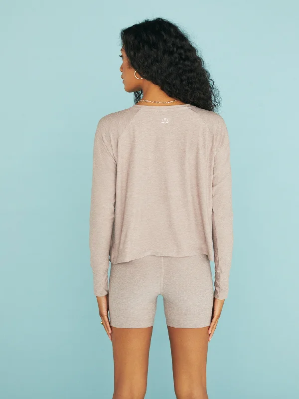 featherweight-daydreamer-pullover-1-chai