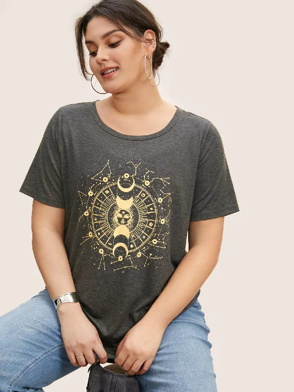 moon-star-print-round-neck-curved-hem-t-shirt