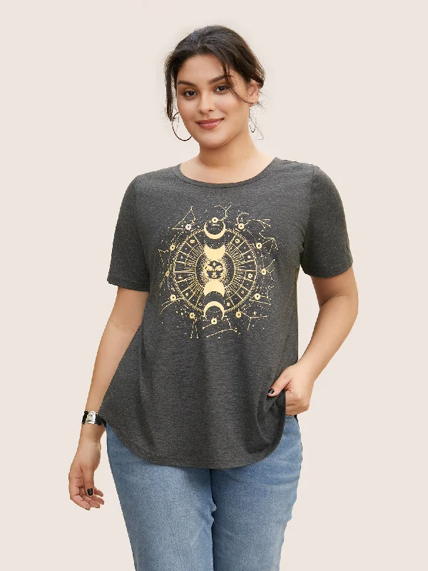 moon-star-print-round-neck-curved-hem-t-shirt