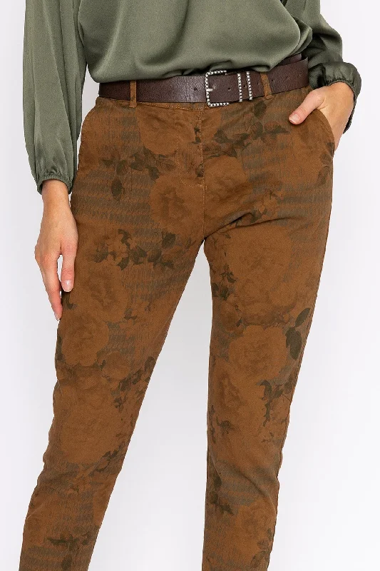 printed-jeans-in-cognac