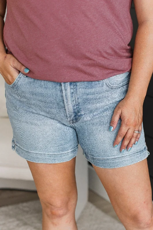 risen-denim-shorts-queenie-wash