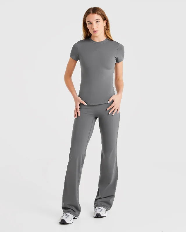 sculpt-flared-leggings-charcoal