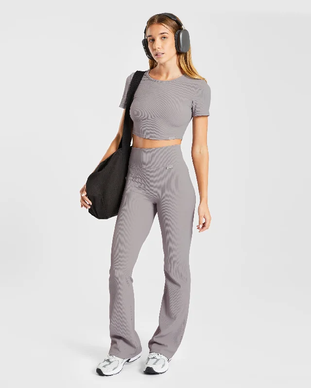 sculpt-ribbed-flared-leggings-fog-grey