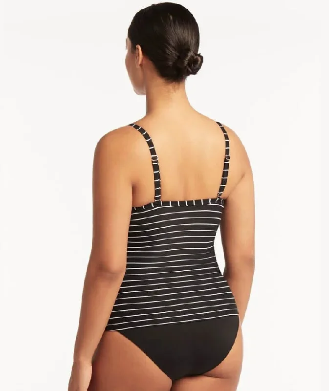 sea-level-shorline-twist-front-dd-e-cup-singlet-top-black