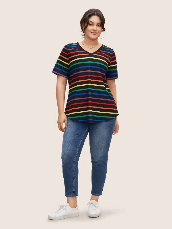 v-neck-contrast-striped-stretched-t-shirt