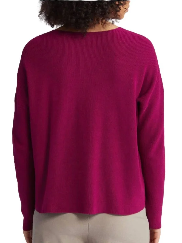 v-neck-pullover-in-rhapsody